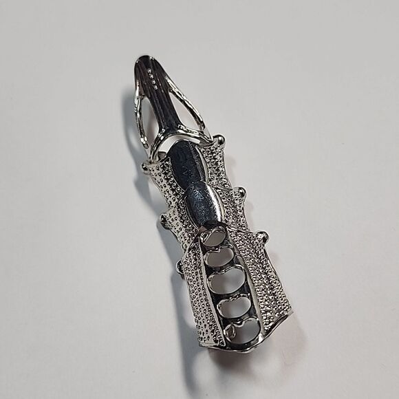 Knuckle Armour Ring in Silver Tone - Picture 1 of 3